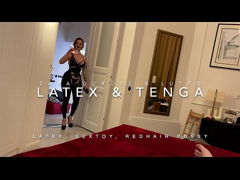 ❤️ Jaruma mai jajayen kaya sanye da rigar latex mai cin duri ️❌ Batsa na Rasha ❌❤